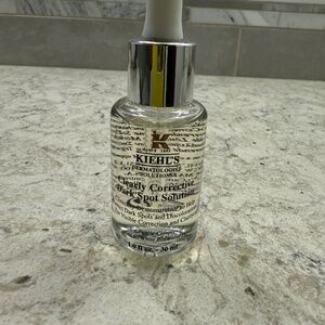 Kiehls Clearly Corrective‎ Dark spot solution